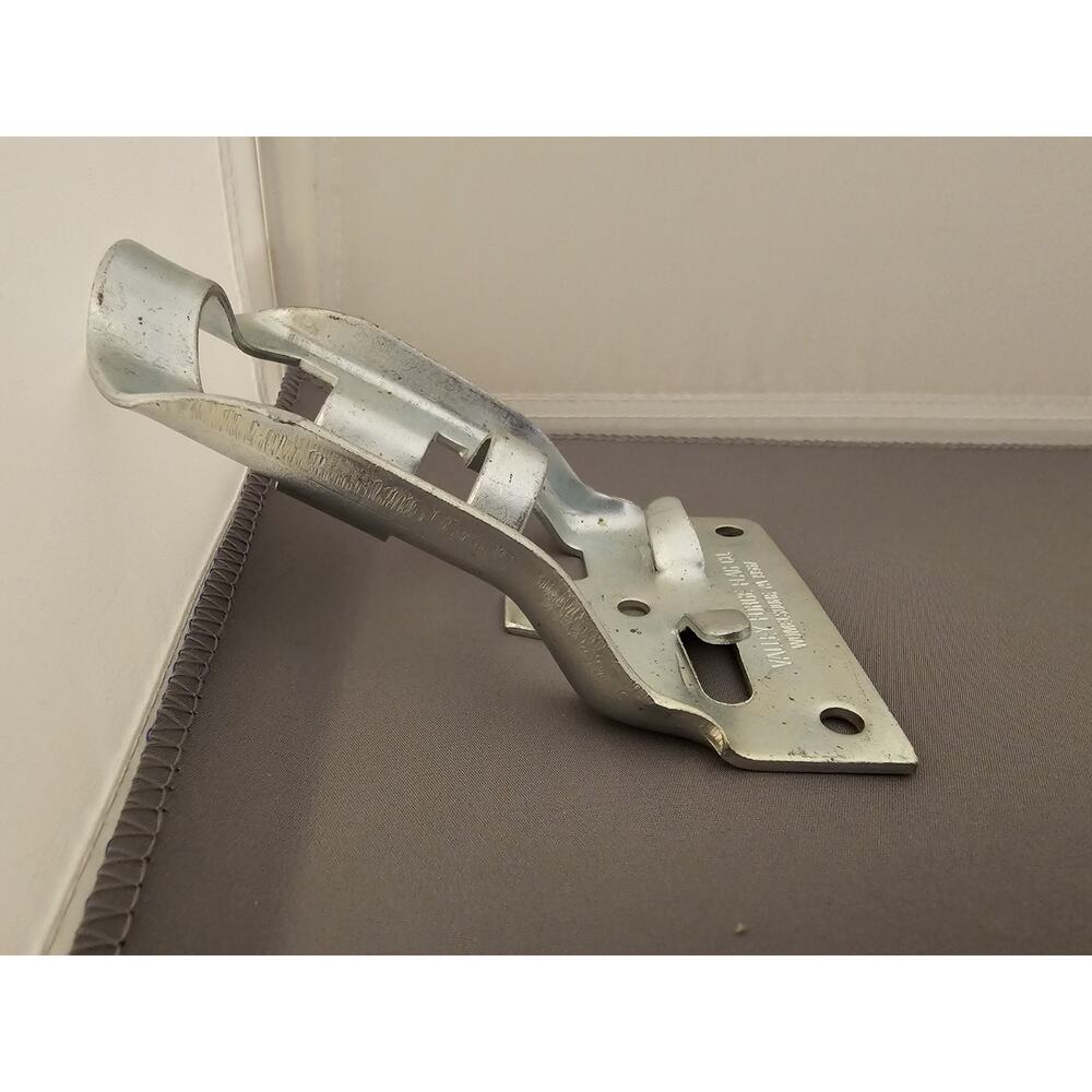 Vintage Valley Forge Steel Angled Wall Mount 3/4" Bracket Flag Pole Holder - USA